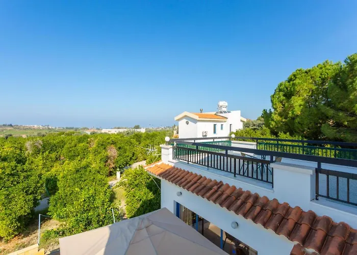 Charoula Tria * Paphos