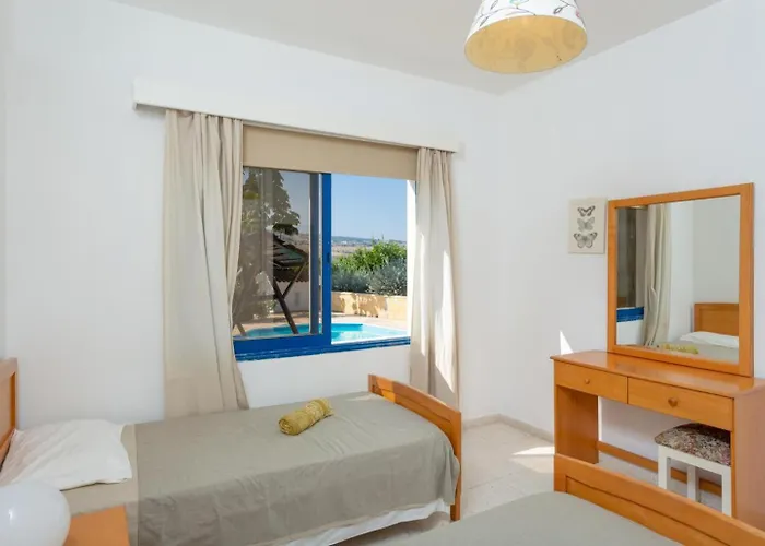 Charoula Tria Large Private Pool Ac Wifi Πάφος