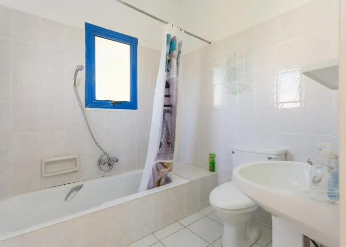 Charoula Tria Large Private Pool Ac Wifi Βίλα Πάφος