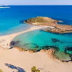 Charoula Tria Large Private Pool Ac Wifi פאפוס