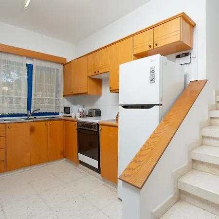 Villa Charoula Tria *